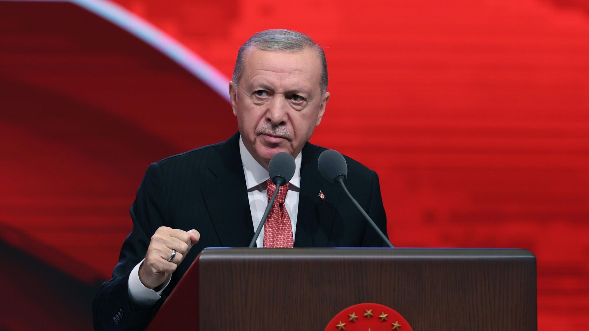 Erdoğan: “Sokakların karıştırılmasına ve kutuplaşmaya izin vermeyiz”