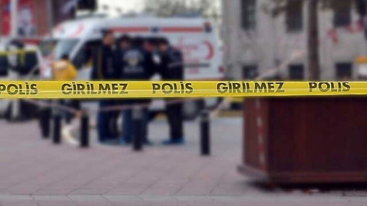 Manisa'da boşanıp baba ocağına dönen genç kadın babası tarafından bıçaklanarak öldürdü