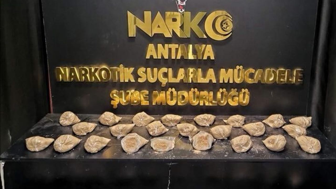 Antalya'da Narkotik Operasyonu: 16,6 Kilogram Eroin Ele Geçirildi