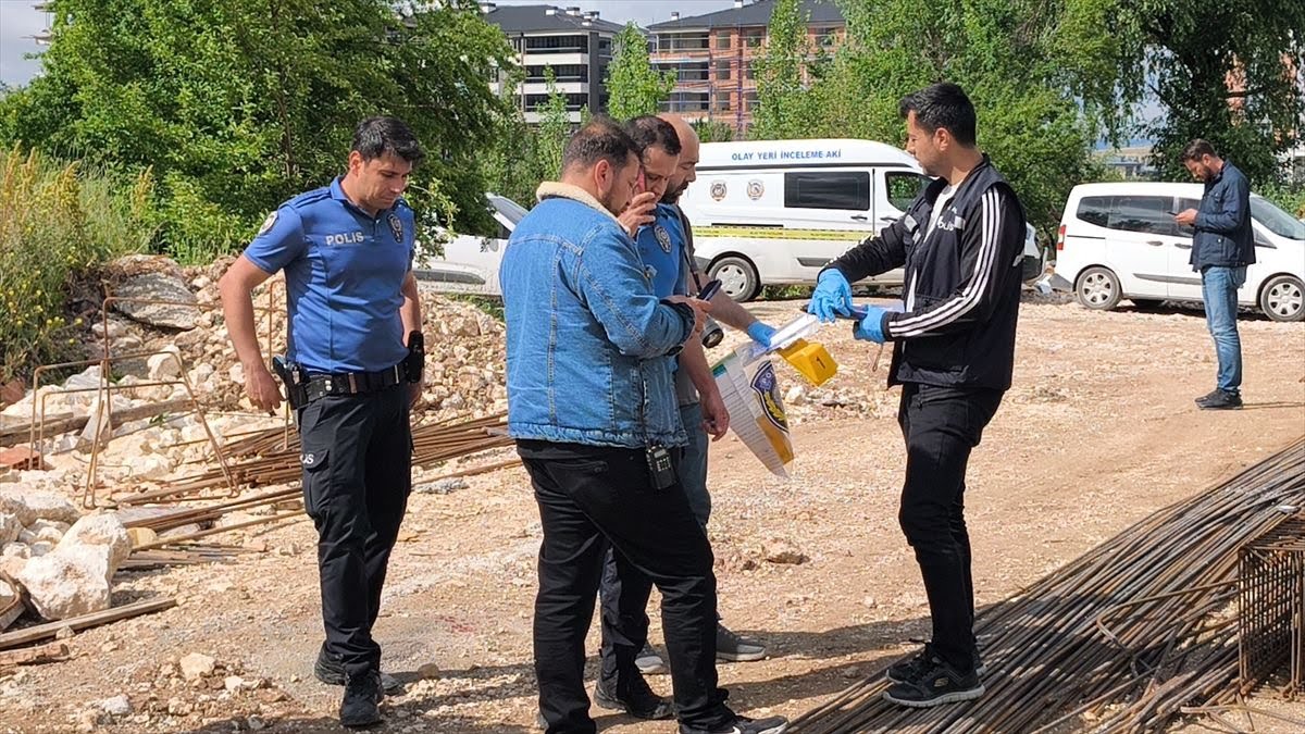 Kütahya'da inşaat iskelesi çöktü: 2 işçi hayatını kaybetti, 2 işçi yaralandı